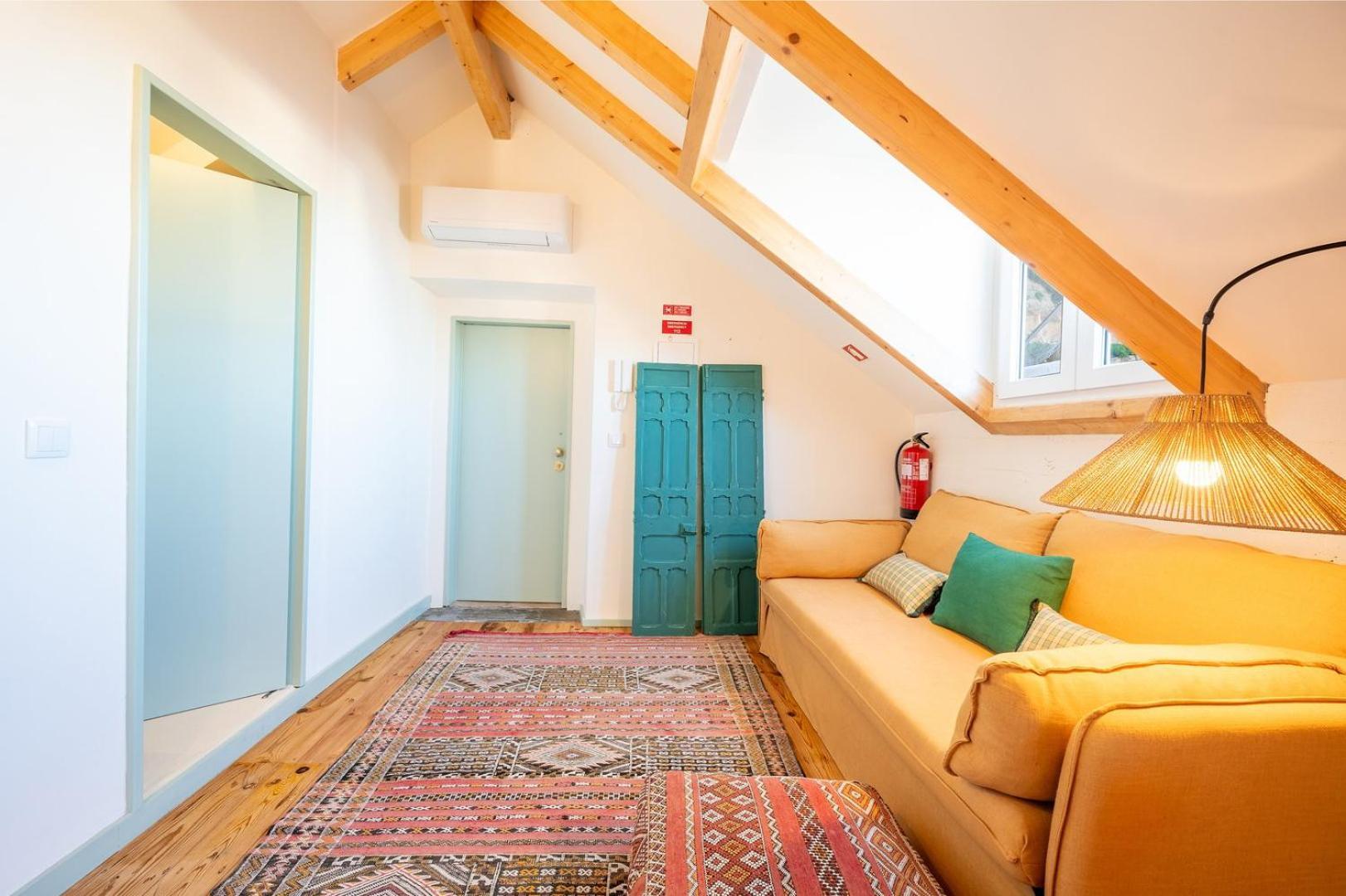 Riverside Splendor In 1 Apartment *