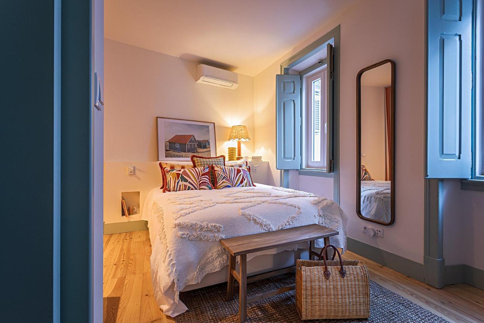 Apartment Riverside Splendor In 1 *